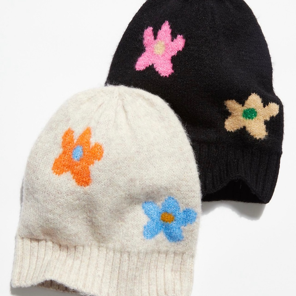Free people NWT beanie retail $38! So soft!!